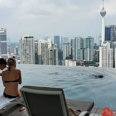 Lucentia Lalaport Bbcc, Stuning Infinity Pool Apartment